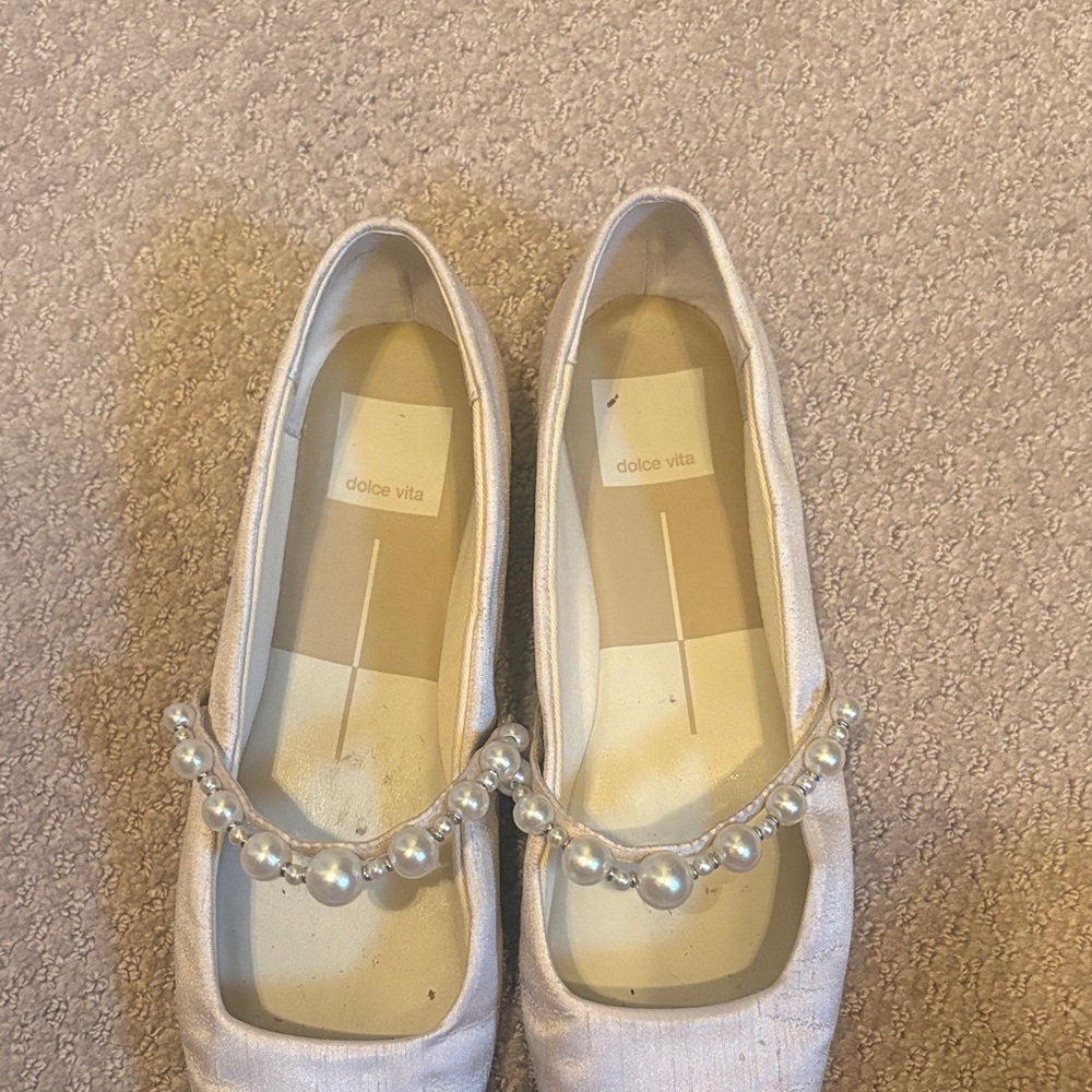 Dolce Vita Cream Pearl Flats - Picture 4 of 10